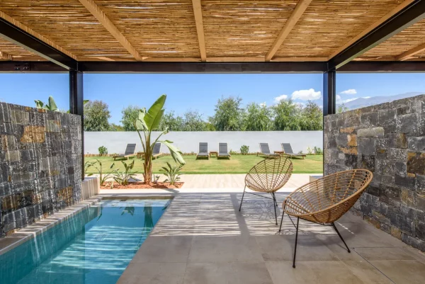 Jacuzzi Pool Superior Triple Room